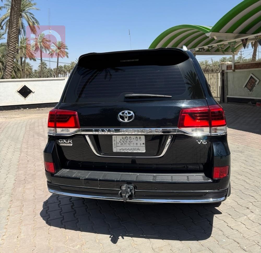 Toyota Land Cruiser